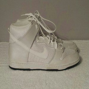 Nike Swoosh Men High Top Sneakers